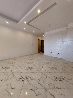 ۸۱ متر/۲ خواب/رو به نما در کرج