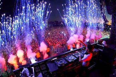 dj و اورگ و خواننده(بند و نیم بند) در تهران