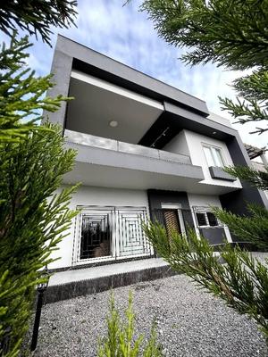 اجاره ویلا نما مدرن با استخر و ابشار طرح هلندی در سرخروود