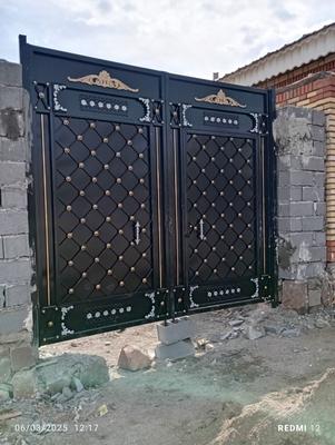 نصب در حیاطی در مشهد