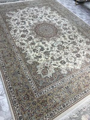 فرش ۷۰۰ شانه در اصفهان