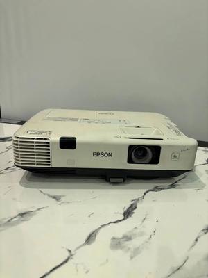 فروش و پخش ویدئو پروژکتور Epson مدل powerlite 1960 در مشهد