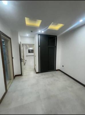 آپارتمان ۱۳۶ متری با اتاق  خواب خیلی بزرگ/غرق نور در نور