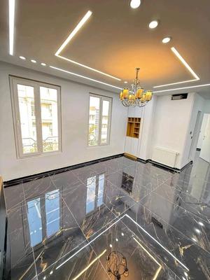 واحدی پرازنورونقاشی/دیزایین ژورنالی/پارکینگ سندی در تهران