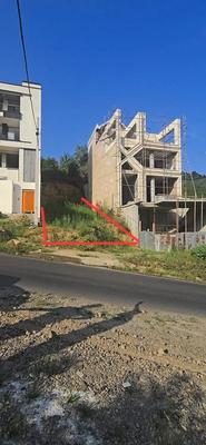 زمین‌مسکونی 405متری باپروانه‌ساخت در 3طبقه در لاهیجان
