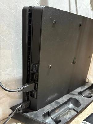 PS4 Slim با بازی انلاین افلاین و پلاس و گارانتی در تهران