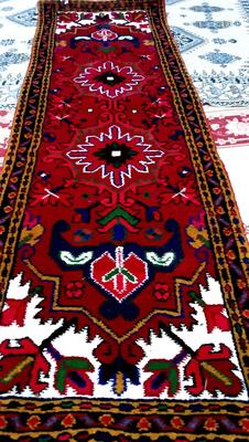 فرش دستبافت کناره تازه بافته شده ۷۰در ۲۱۰ در تبریز