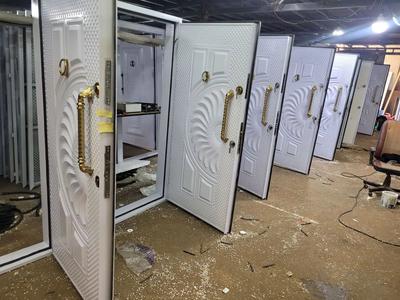 فروش انواع درب ضدسرقت وPVC در مشهد