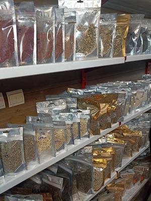عطاری و گیاهان دارویی طب هگمتانه در همدان