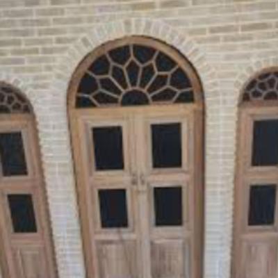 ساخت درب و پنجره چوبی سنتی قدیمی شیشه رنگی در اصفهان