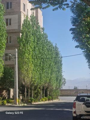 اجاره آپارتمان ۱۳۵ متری۳خوابه در کوی زنبق در کرج