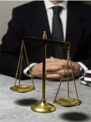 وکیل دادگستری (عضو کانون وکلای دادگستری) در کاشان