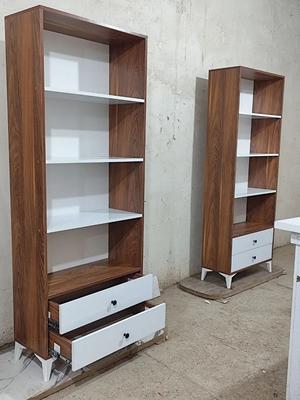 کتابخونه یا استند عروسک در تبریز