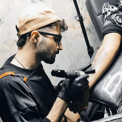 کافه گیم تتو امیر سورنا اجرای تتوبدن در مشهد