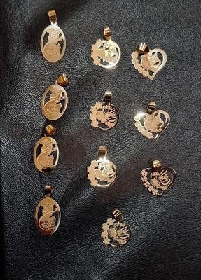 مدال وانیکاد طلا کادویی در همدان