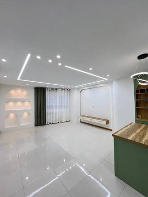 ۸۳متراندیشه/پذیرایی پرده خور/پارکینگ سندی در اندیشه-شهر جدید