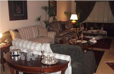 خانم پوشکی تنها ( شبانه روزی ) در تهران