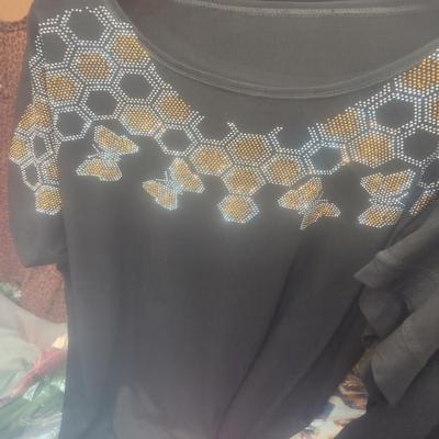 بلوز زنانه مشکی نگین دار مدل پروانه در برازجان