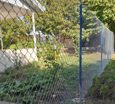 فنس کشی باغبانی دیوار کشی نگهداری باغ سمپاشی در همدان