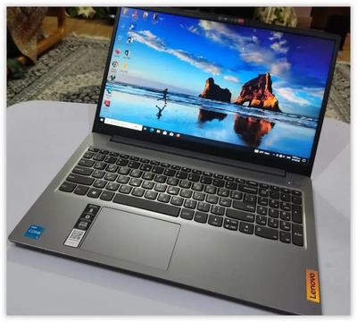 در حد نو IdeaPad Slim 3 15IRU8 i3 13 8gb d5 256ssd در قم