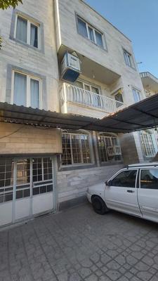 فروش خانه۳طبقه درقلب شهرک معلم/ویوعالی ومحیطی آرام در سنندج