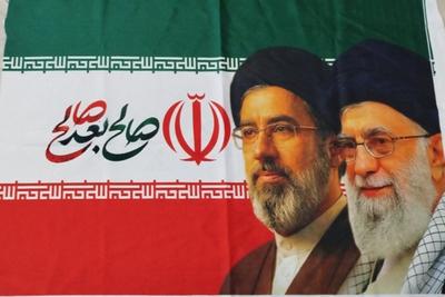پرچم ایران با عکس آقا سیدعلی ارسال به سراسر ایران در مشهد