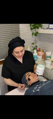 پاکسازی پوست خانم ها و آقایان در اصفهان