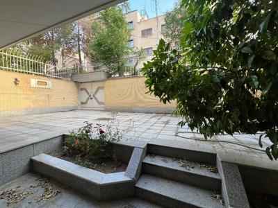ویلایی۳طبقه شیک تمیز مجزا ارتفاع ۵ روی پیلوت پروین در اصفهان