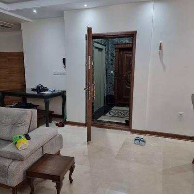 لارستان۹۰متر/دو خواب/فول امکانات/۲طرف نور مستقیم در تهران