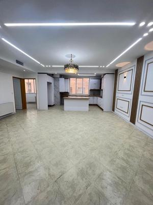 ۲خواب سندداربدون دیوارمشترک/پارکینگ/غرق نور/وامدار در تهران