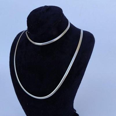گردنبند و دستبند ماری نقره ایی استیل در کاشان