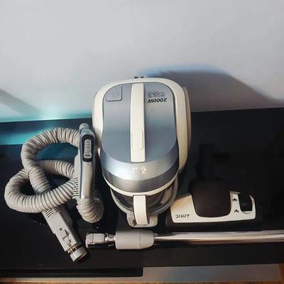جاروبرقی الجی توربو ۲۰۰۰ وات کم‌کارکرد و در حد نو در تهران