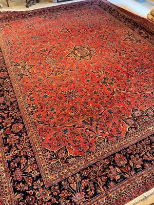 آنتیک ساروق گلدار رنگ دوغی حاشیه سرمه ای در تهران