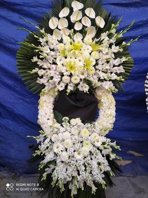 گل طبیعی خارجی و ایرانی تاج گل۵طبقه تبریک،ترحیم در تهران