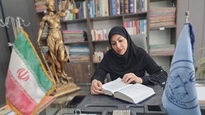 وکیل پایه یک دادگستری و مشاور حقوقی در پاکدشت