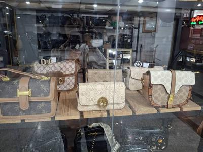 فروشنده کیف فروشی در اهواز