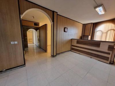۱۴۰ متر ادری/ بهترین لوکیشین اداری تجاری عظیمیه در کرج
