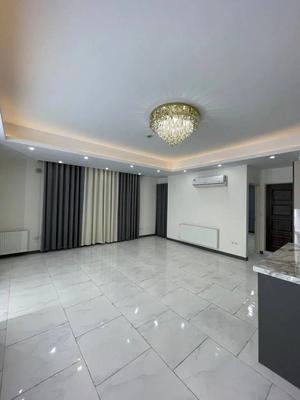 ۷۰متر+۲۰مترحیاط اختصاصی با پارکینگ سندی+فاز یک در تهران