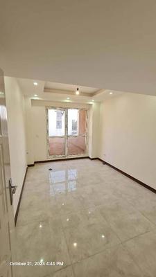 رو به نما گلستان ها نیمه خام در کرج