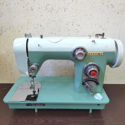 چرخ خیاطی استوک ژاپن مارک ژانومه مدل 670 در ماهشهر