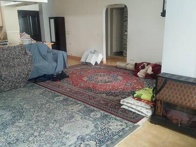 90 متر دوخوابه/پارکینگ اختصاصی/طبقه اول/املاک خرّم در کرج