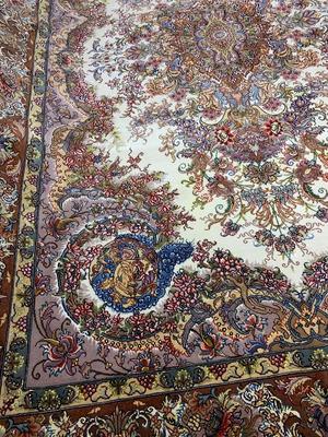 فروش فرش دستبافت ۹ متری اقساطی گل ابریشم در تبریز