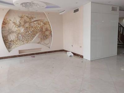 نصاب کاغذ دیواری و نقاشی ساختمان در شاهرخ