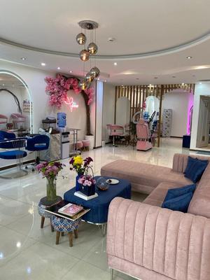 ناخنکارمژه کار-رنگ کار،پدیکوریست بافتکار فیبروزکار در کرج