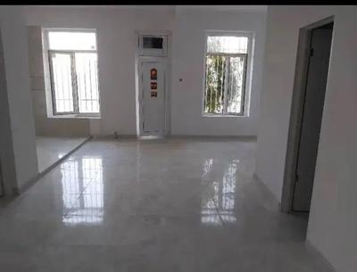 خانه ویلایی 270متر سند دار بازسازی شده آماده سکونت در کرمانشاه
