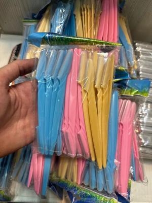 دسته تیغ یکبارمصرف صورت و ابرو فله در مشهد