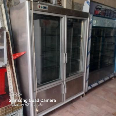 ۴عدد یخچال ۱.۵متری درحد ۲طرف وپشت بسته کبابی در نصیم‌شهر