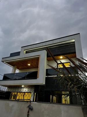 ویلای دوبلکس لوکس/ استخر داخلی/ روف‌گاردن ۳۶۰ درجه در تهران